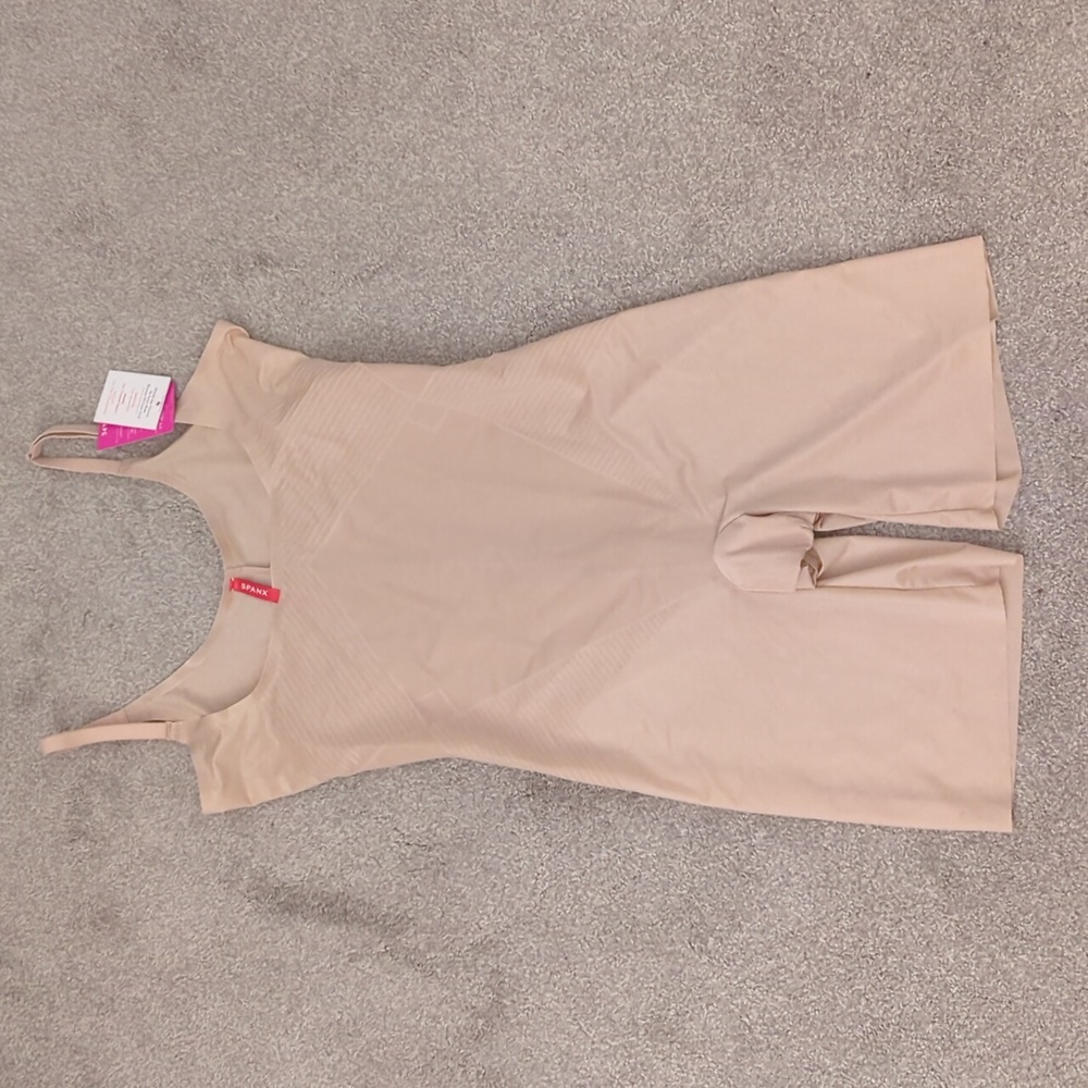 SPANX Thinstincts 2.0 Open Bust Mid-thifh Shapewear Bodysuit Champagne Beige L
